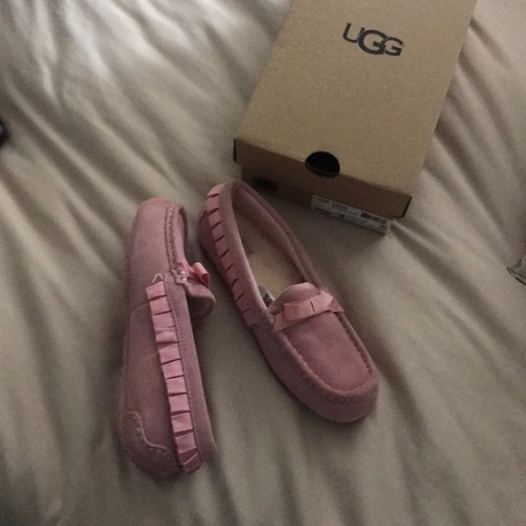Ugg Slippers-New - Picture 3 of 6